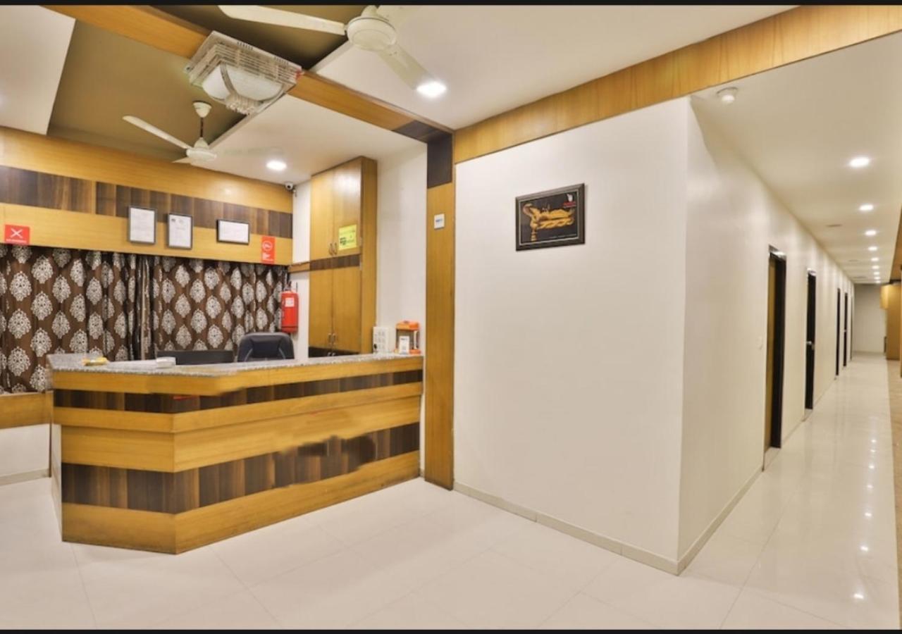 Hotel Shreenath Ahmedabad Exterior photo